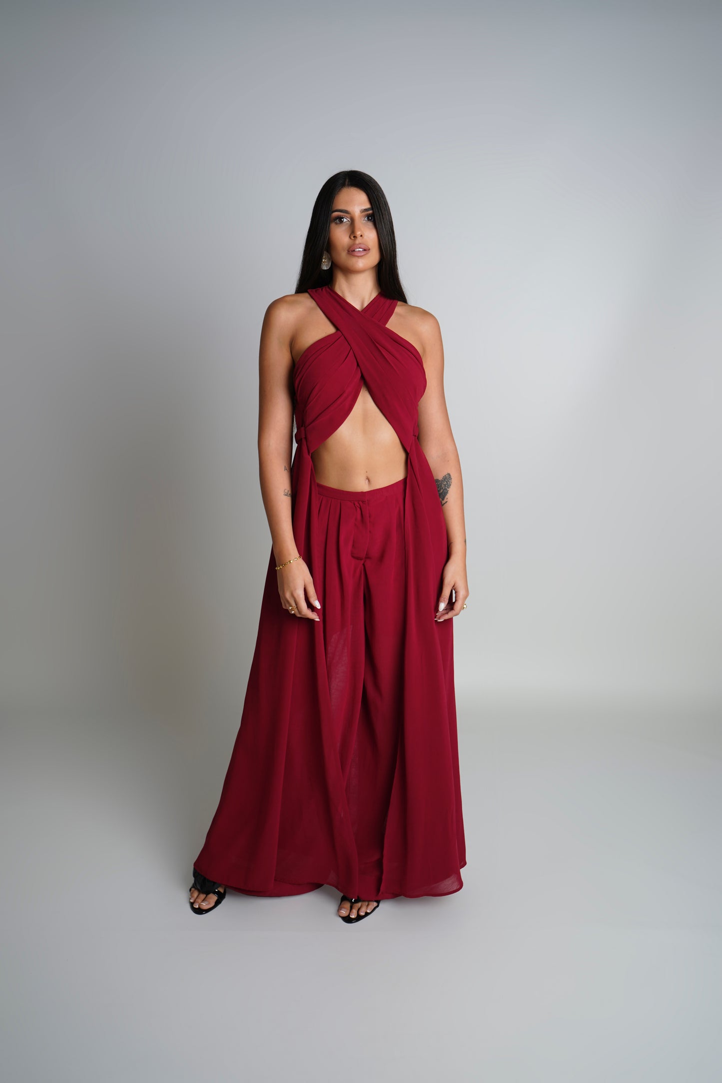 Conjunto rojo cruzado