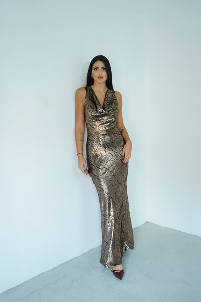 Vestido dorado metalizado